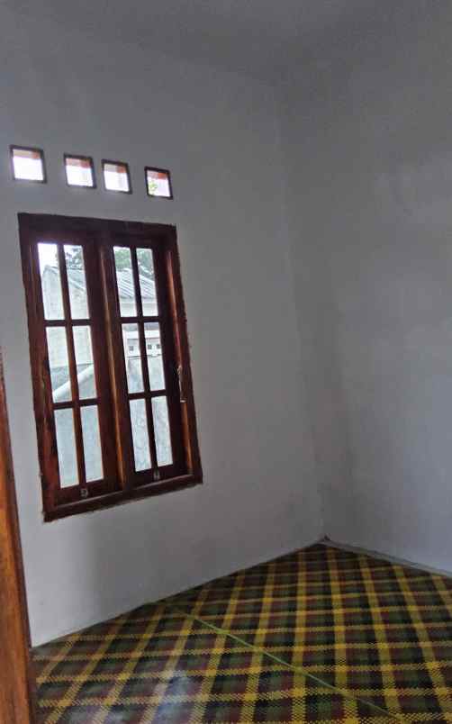 rumah villa suasana pedesaan