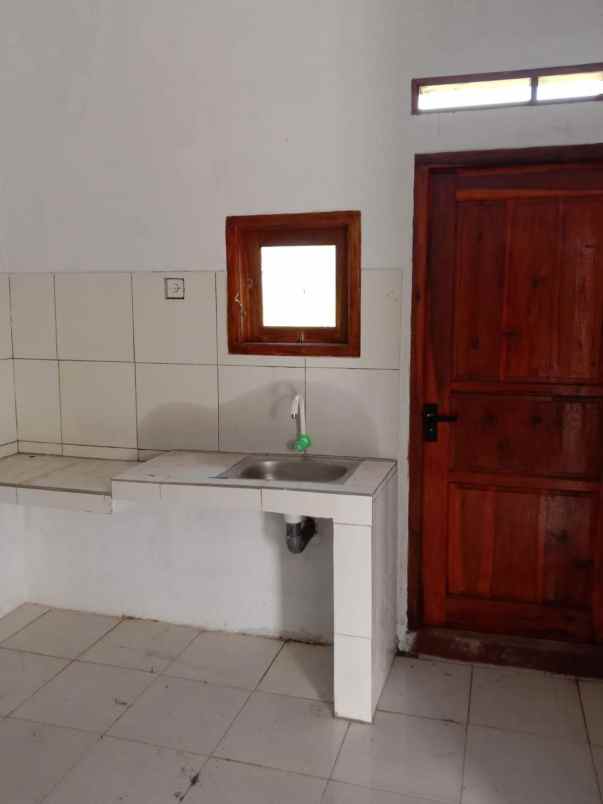 rumah villa suasana pedesaan