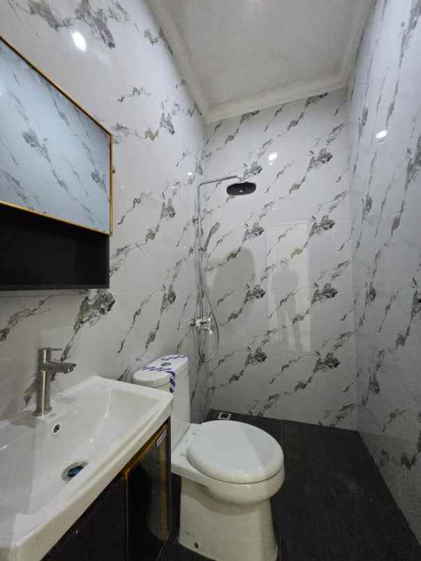 siap huni dalam komplek akses lebar di duren sawit