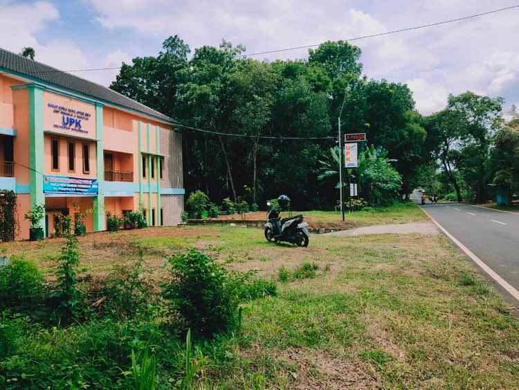 tanah barat pasar mojogedang