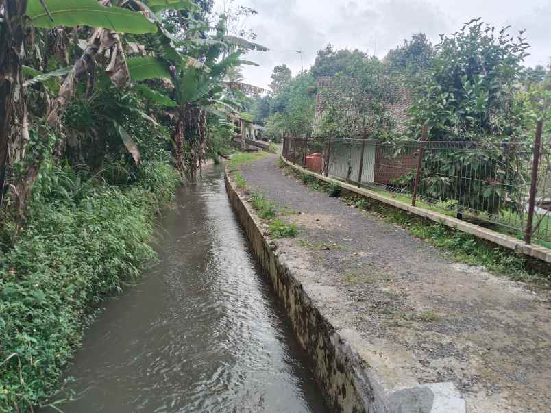 tanah dekat sungai ciater subang jawa barat