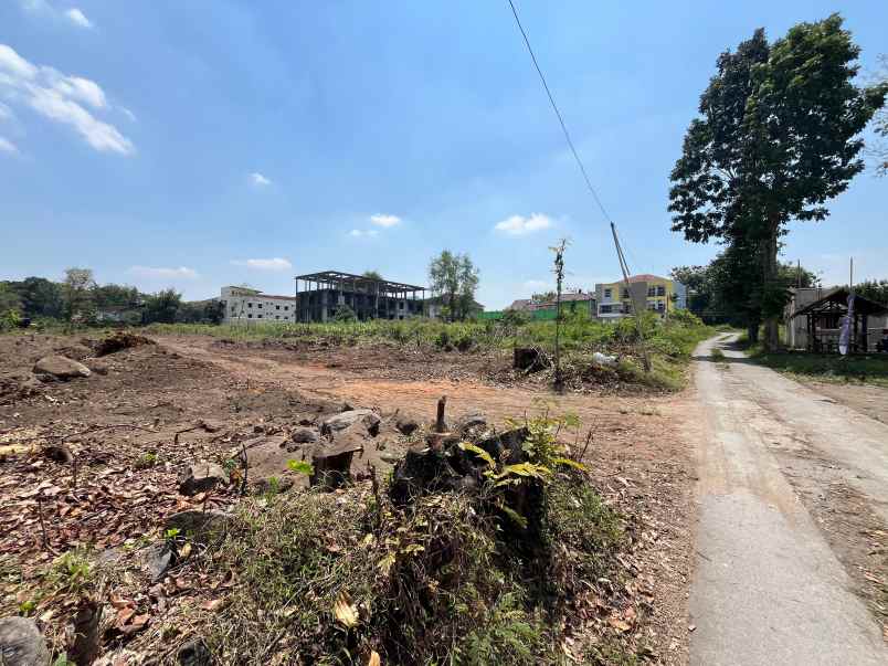 tanah dekat uii dan kopi klothok cocok bangun kos