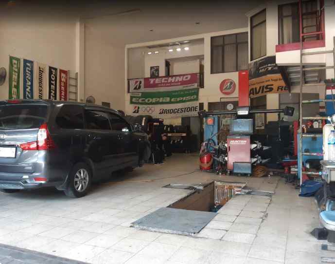 toko siap pakai nol jalan strategis di undaan wetan