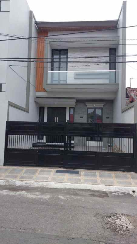 2 lantai rumah baru nginden intan baru surabaya