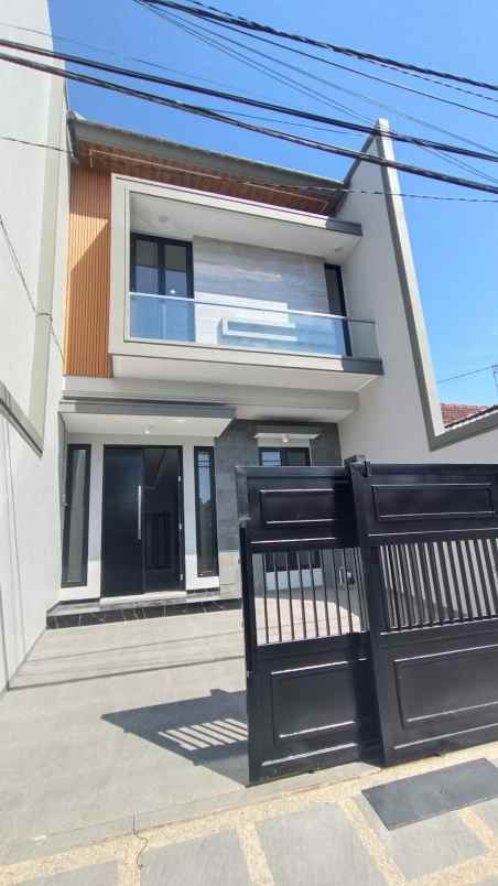 2 lantai rumah baru nginden intan baru surabaya