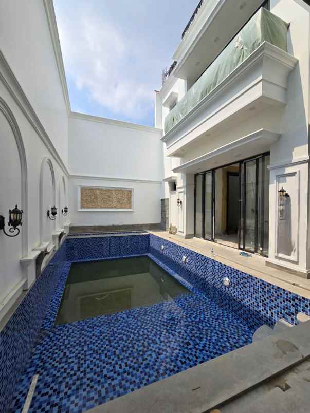 brand new classic modern house tebet jakarta selatan
