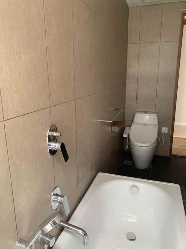 dijual apartemen jalan alam sutera boulevard