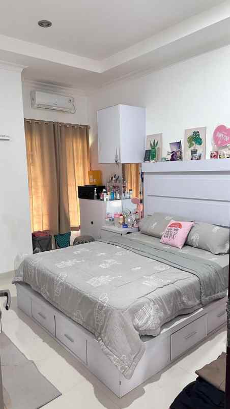 dijual cafe rumah mewah 2 lt tanah luas 1 467m