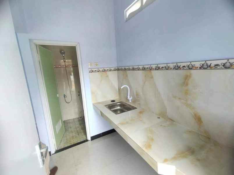 dijual cepat rumah tanah luas posisi hook cash