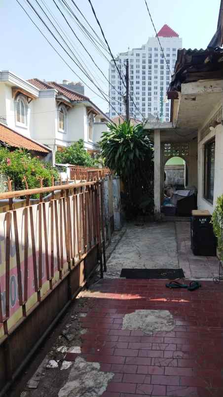 dijual cepet rumah lama lokasi strategis di tebet