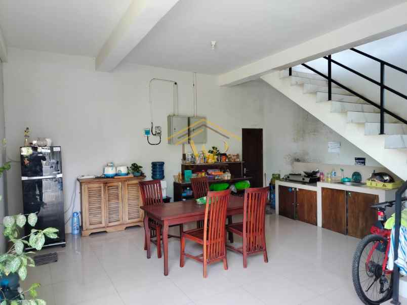 dijual kos eklusif dekat ugm parkiran mobil luas