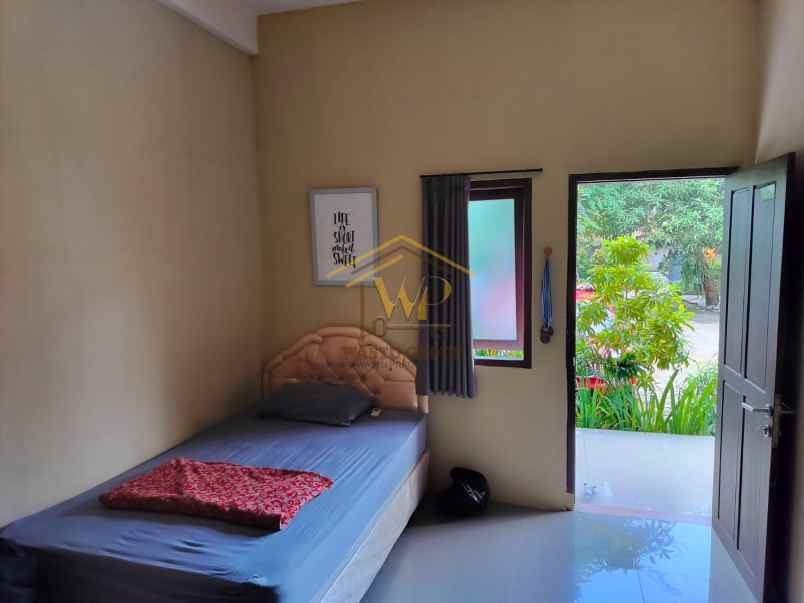 dijual kos eklusif dekat ugm parkiran mobil luas