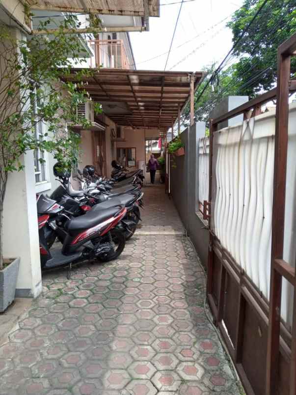 dijual kost jl jati padang