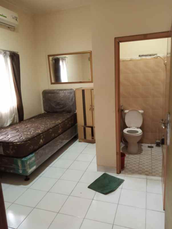 dijual kost jl jati padang