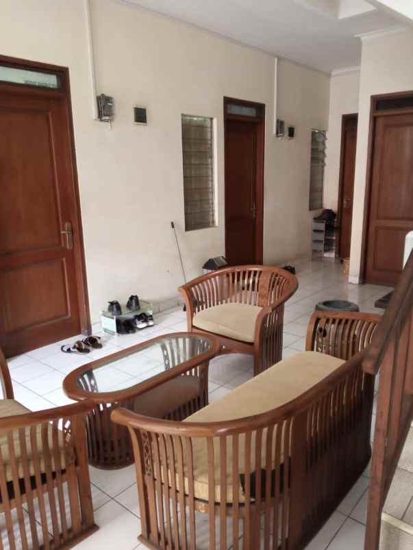 dijual kost jl jati padang
