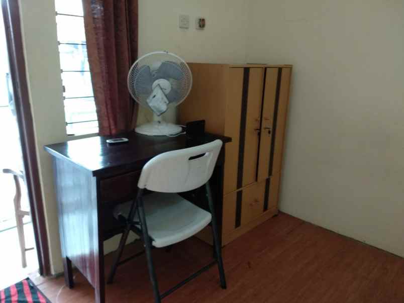 dijual kost jl jati padang