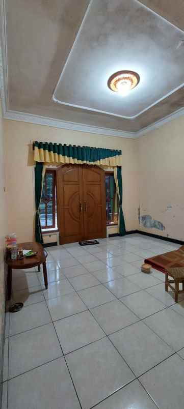 dijual kost mulawarman banyumanik semarang