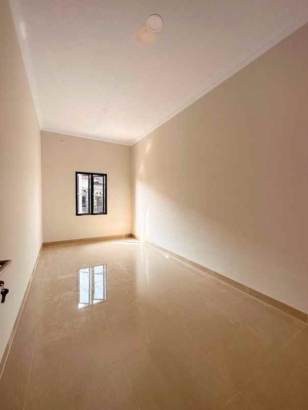 dijual kost pasar rebo