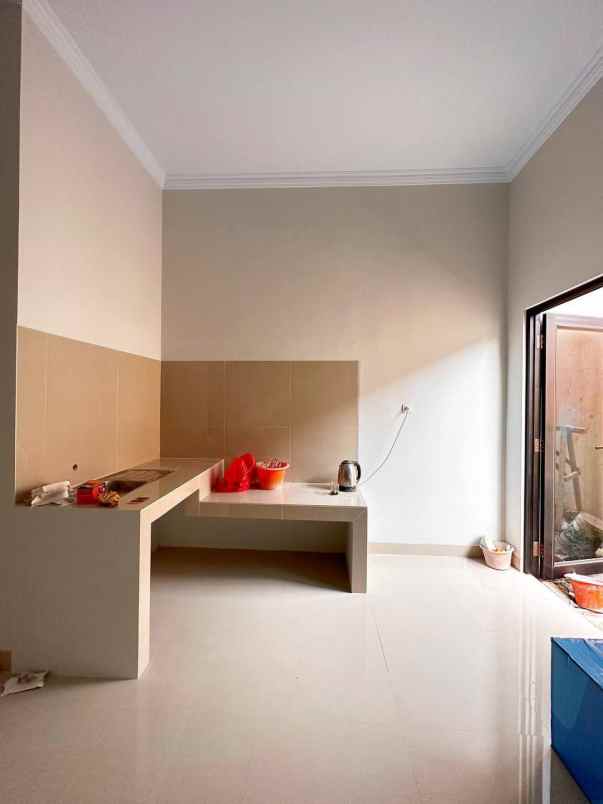 dijual kost pasar rebo