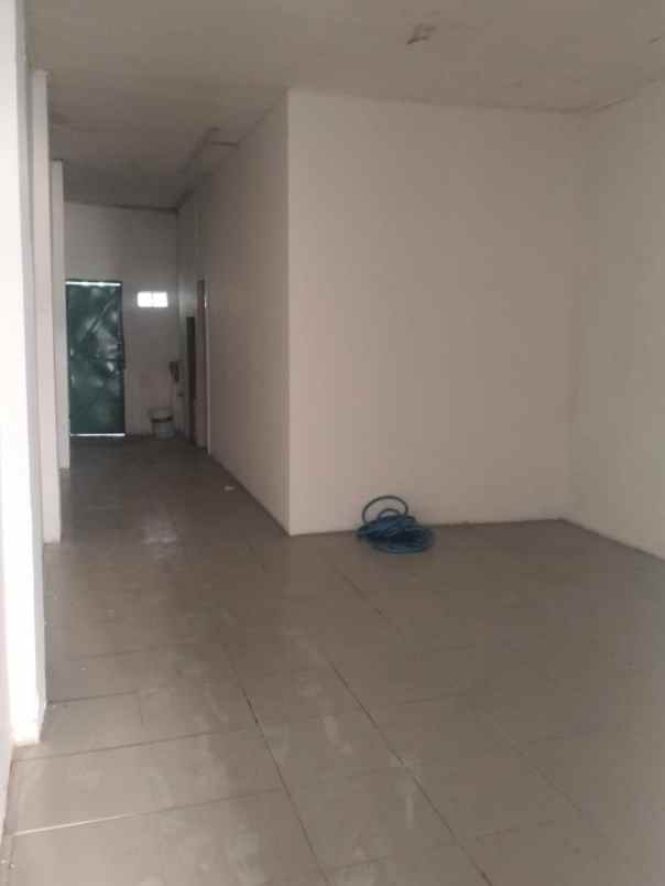 dijual ruko gudang kantor jalan kamal raya jakarta barat
