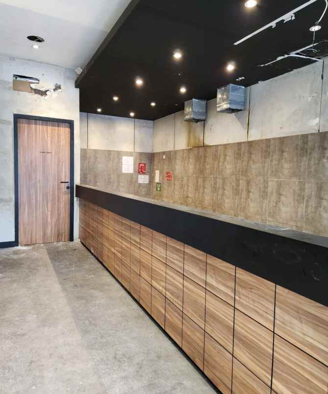 dijual ruko gudang kantor perempatan simpang lampu