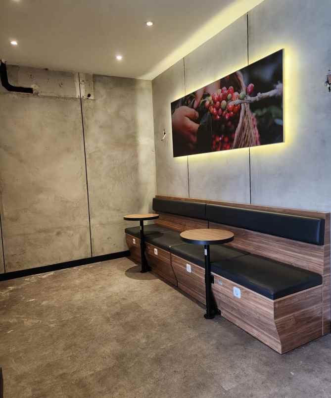 dijual ruko gudang kantor perempatan simpang lampu