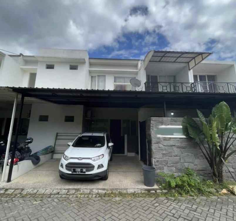 dijual ruma 2 lantai citraland surabaya