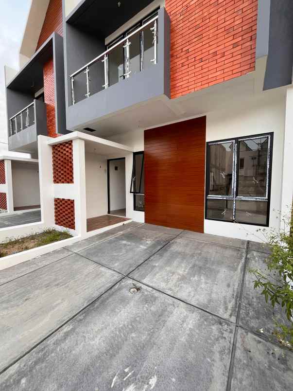 dijual rumah 2 lantai cilegon bu banget