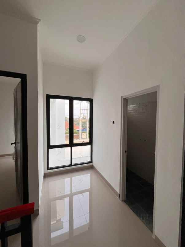 dijual rumah 2 lantai cilegon bu banget