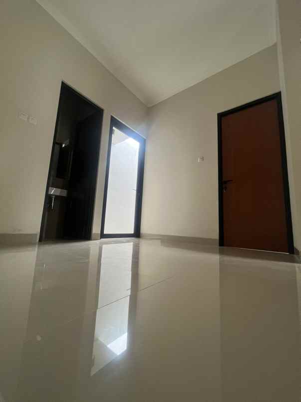 dijual rumah 2 lantai di ciater tangsel