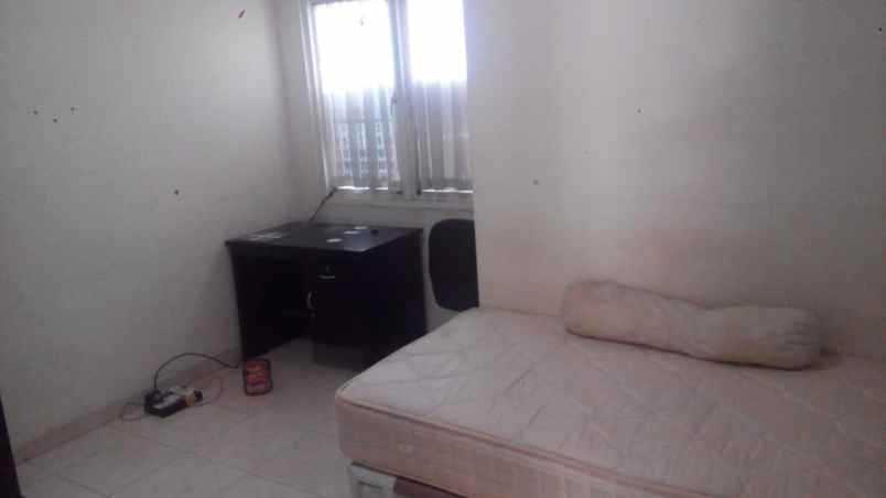 dijual rumah 2 lantai kosongan unit oke kelapa gading