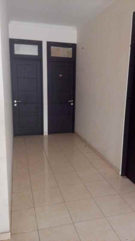 dijual rumah 2 lantai kosongan unit oke kelapa gading