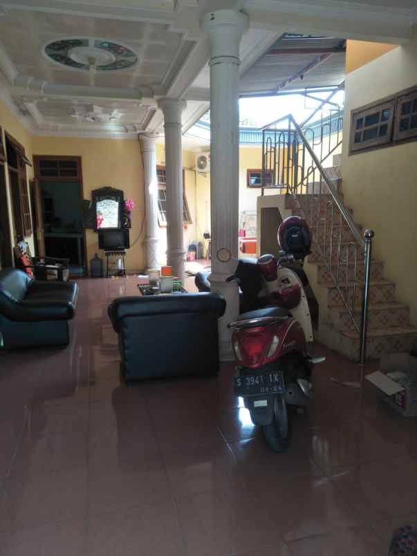 dijual rumah 2 lantai siap huni tuban jawa timur