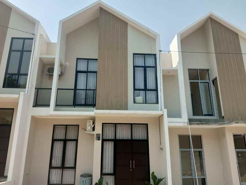 dijual rumah 8 km ke aeon mall bsd