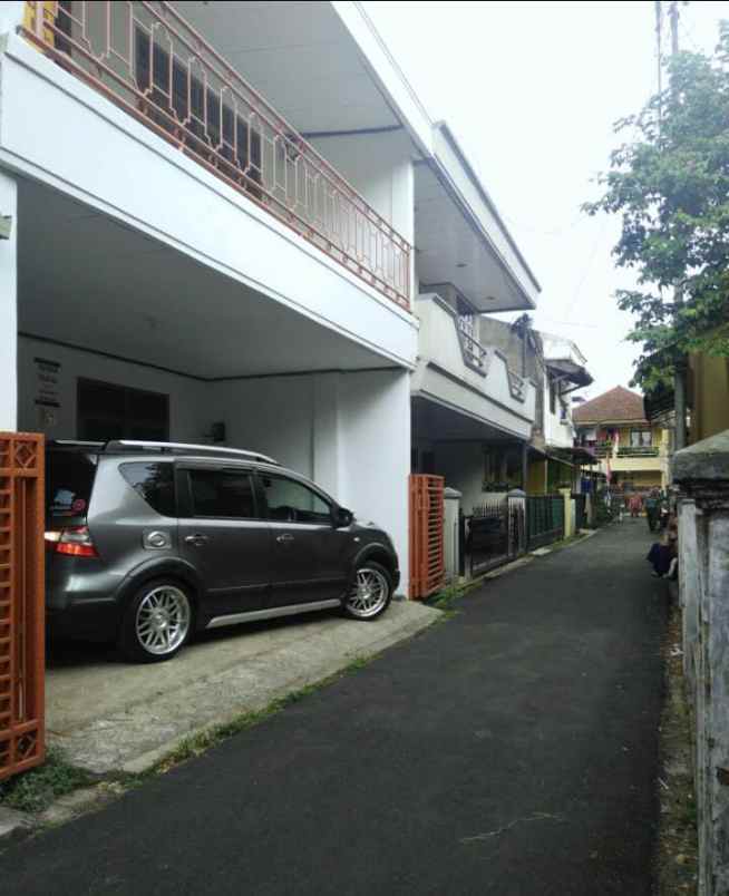 dijual rumah antapani