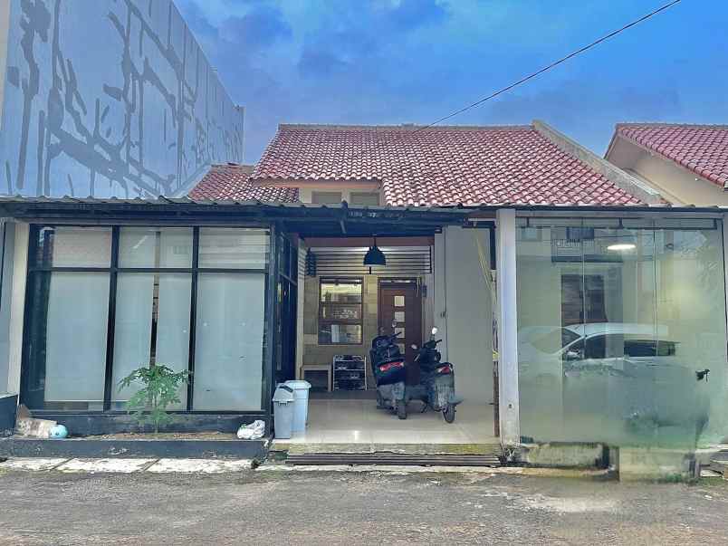 dijual rumah arcamanik