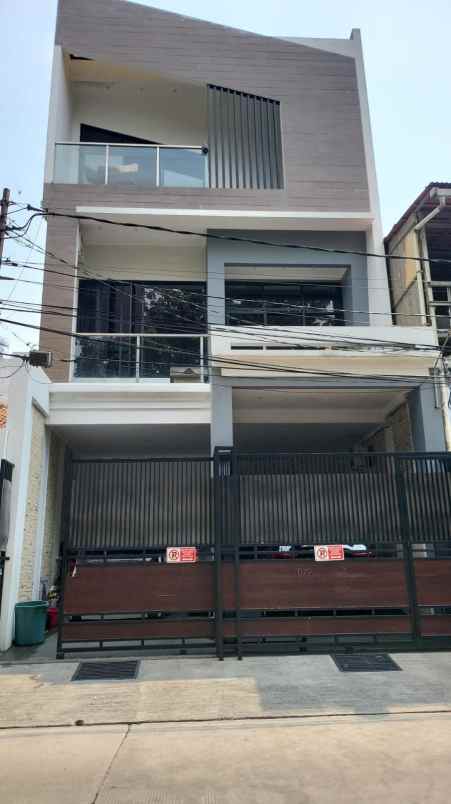 dijual rumah bangun cipta sarana bcs