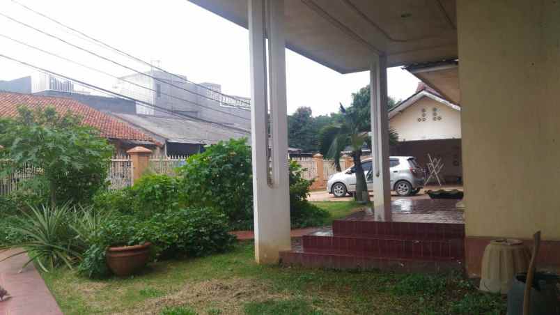 dijual rumah bangunsn lama