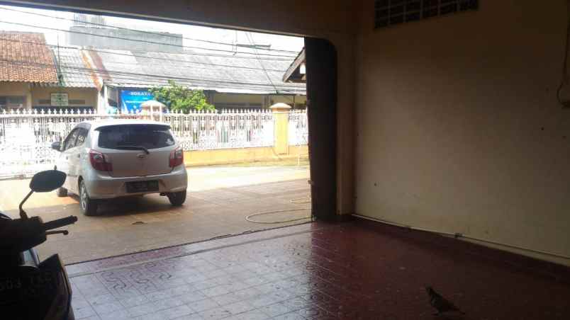 dijual rumah bangunsn lama