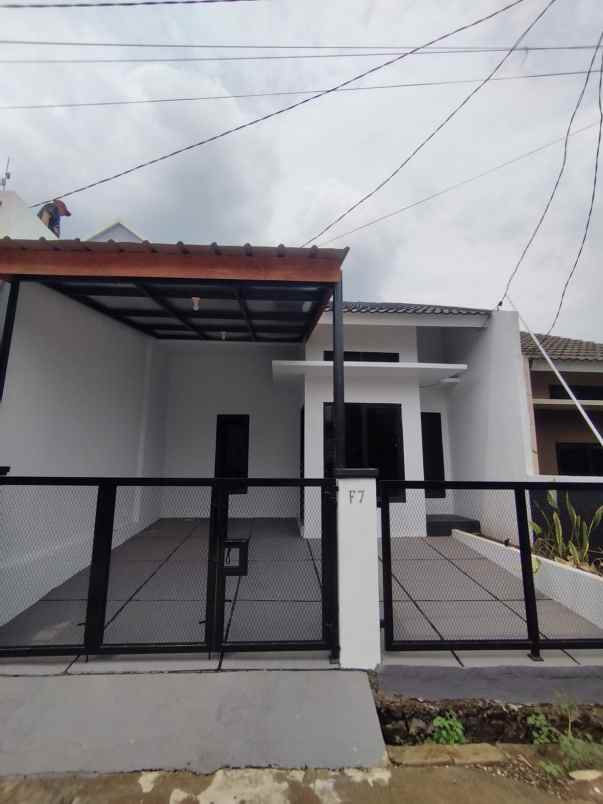 dijual rumah baru dalam perumahan dekat stasiun