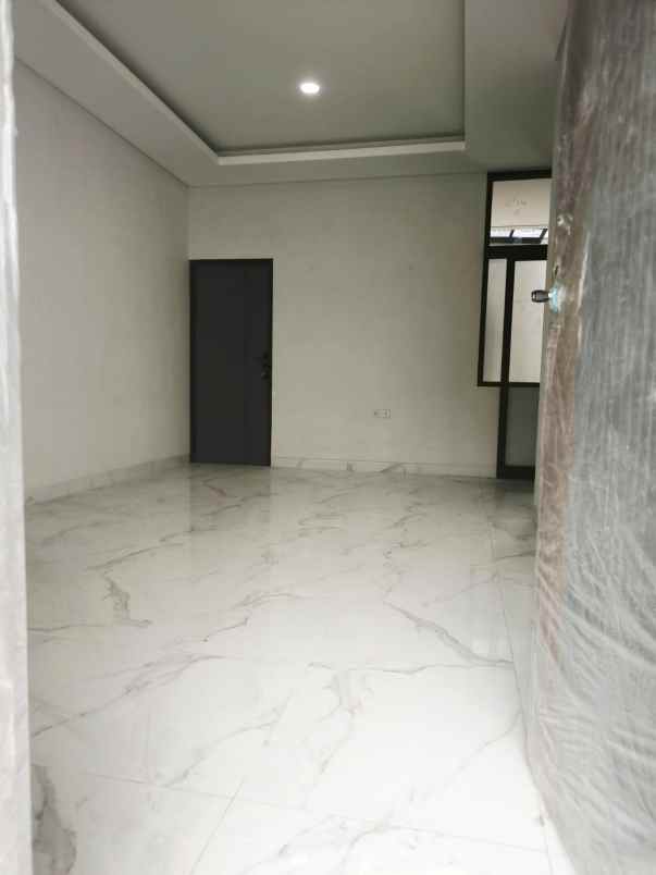 dijual rumah baru gress di perumahan mulyosari utara