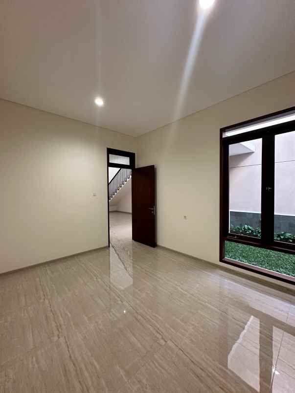dijual rumah baru lokasi araya golf malang