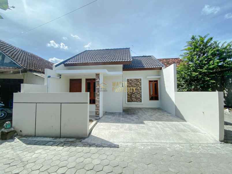 dijual rumah baturetno