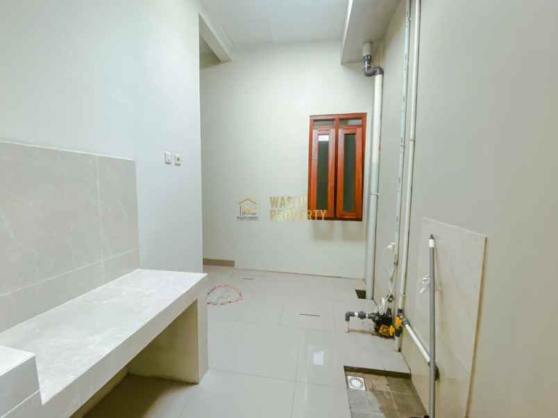 dijual rumah baturetno