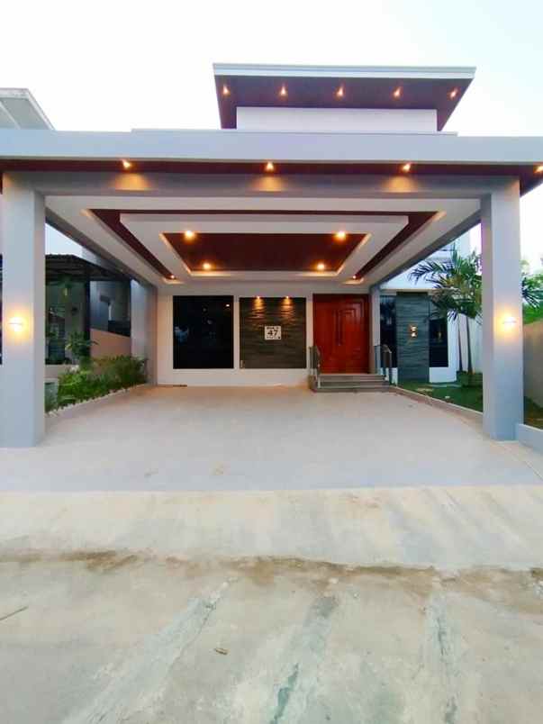 dijual rumah beverly