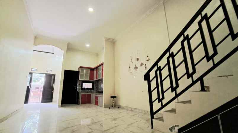 dijual rumah boulevard hijau kota