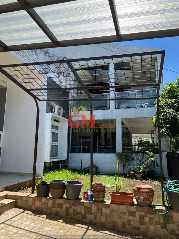 dijual rumah buah batu regency