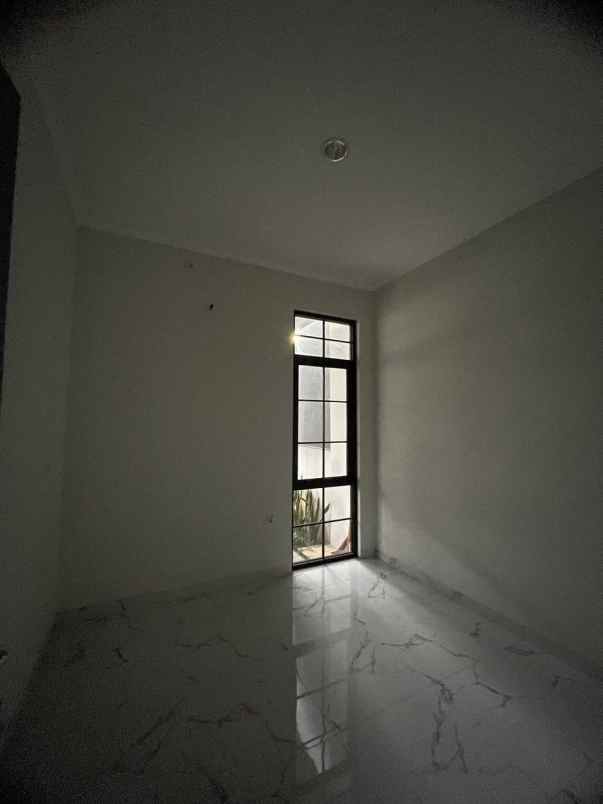 dijual rumah buahbatu