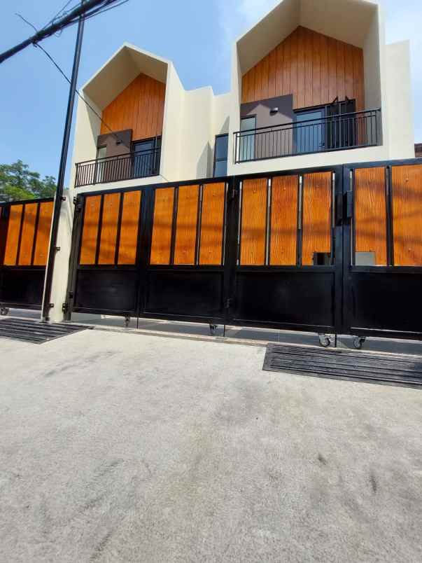 dijual rumah buana asri residence