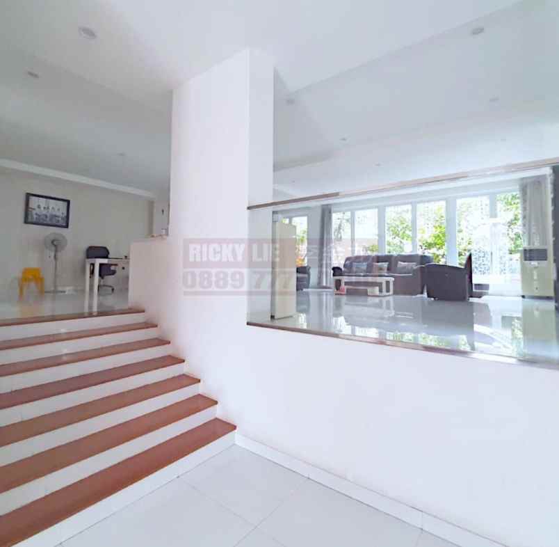 dijual rumah bukit golf mediterania